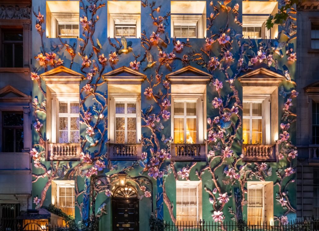 La 30ª Fachada Artesanal de Verano de Annabel's Conmemora su 63º Aniversario