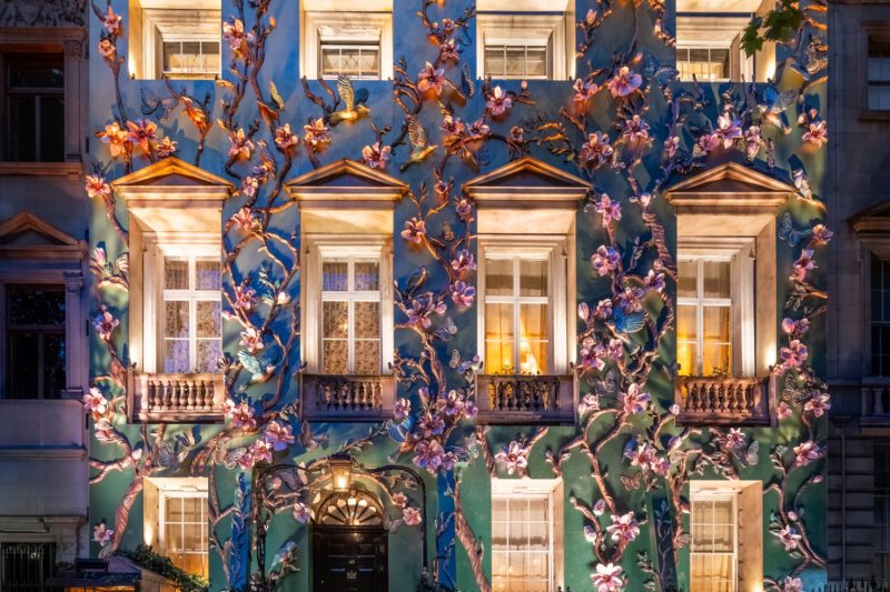 La 30ª Fachada Artesanal de Verano de Annabel’s Conmemora su 63º Aniversario