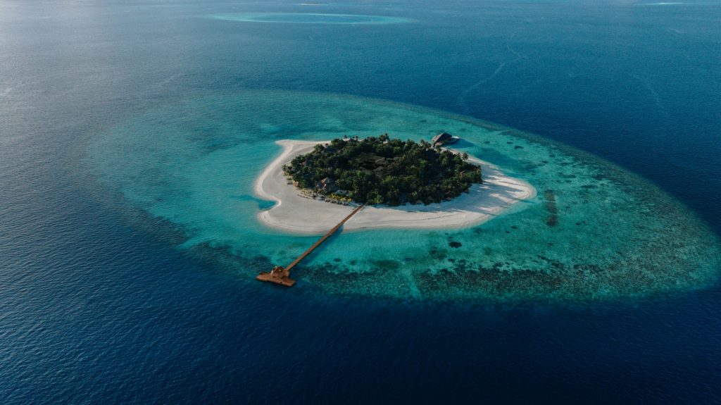Banyan Tree Vabbinfaru: Renovación de Villas y Conservación Marina que Redefine el Lujo Sostenible