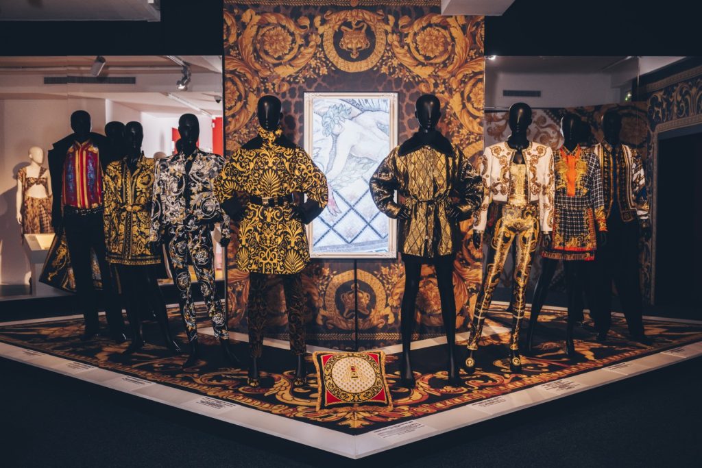 Gianni Versace Rétrospective en París: Musée Maillol 2026, la mayor retrospectiva en Francia