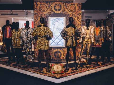Gianni Versace Rétrospective en París: Musée Maillol 2026, la mayor retrospectiva en Francia