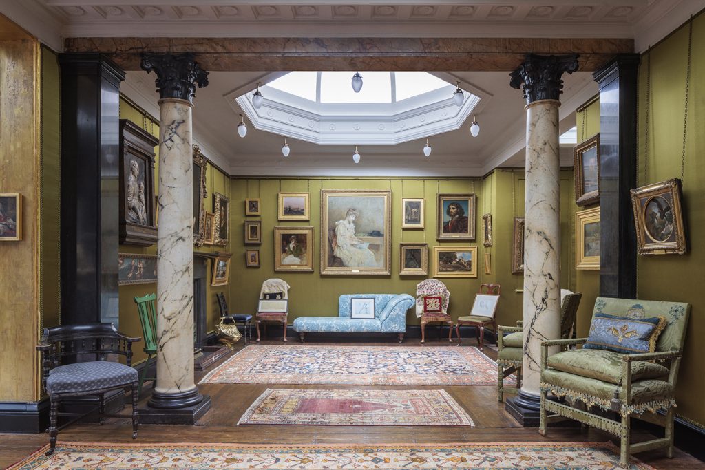 Magic And Mess: La gran exposición de Leighton House en 2026 que desvela el taller del artista