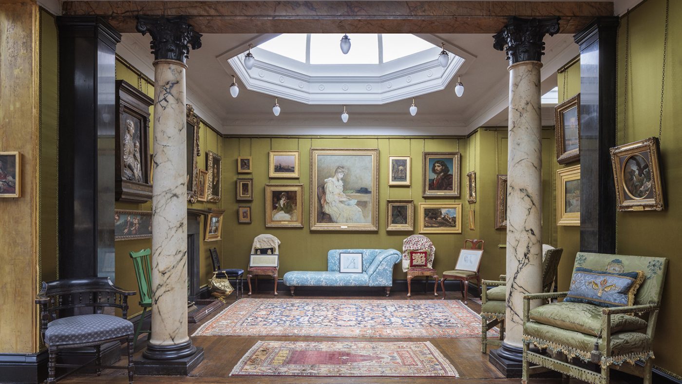 Magic And Mess: La gran exposición de Leighton House en 2026 que desvela el taller del artista